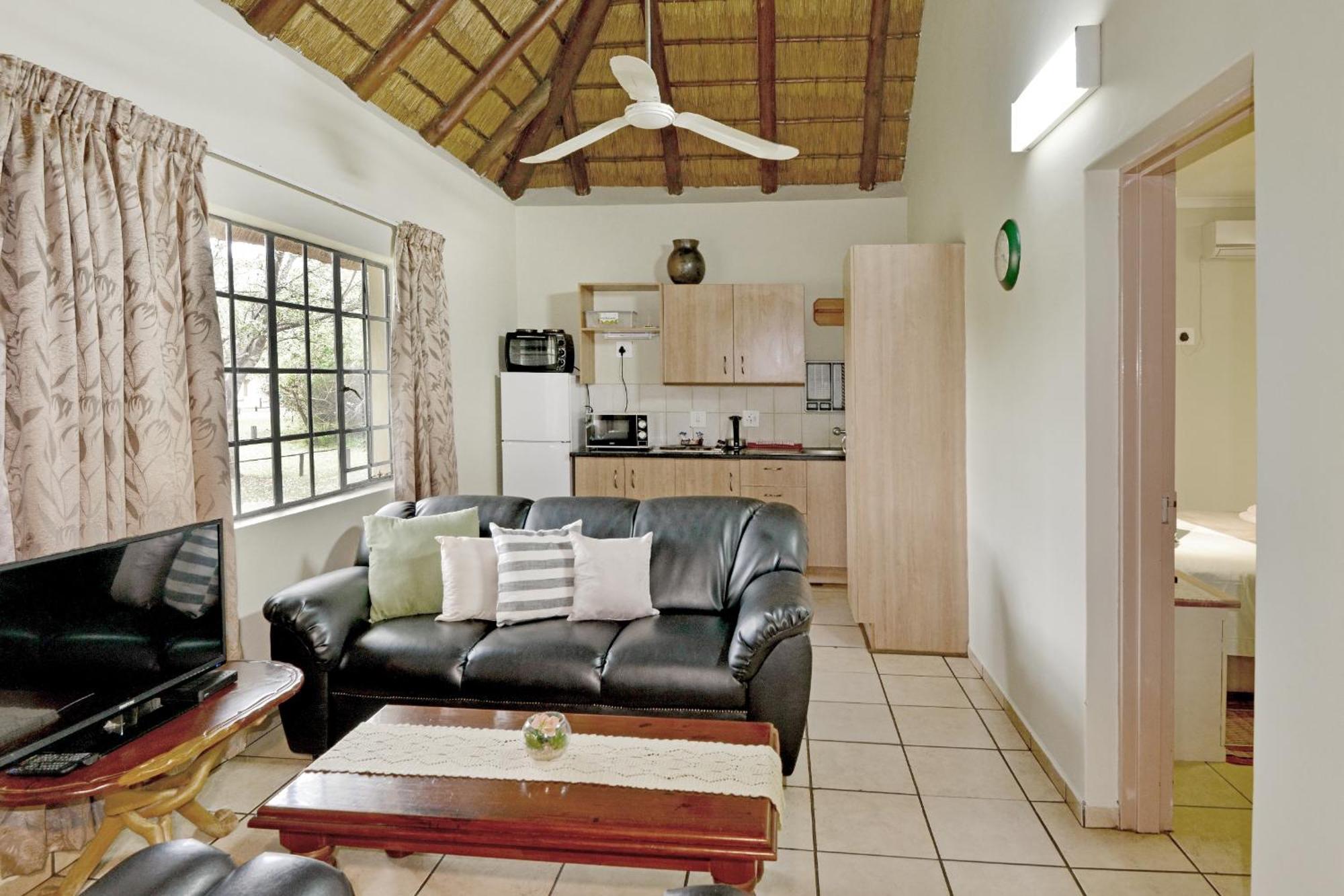 Komati River Chalets Komatipoort Exterior photo