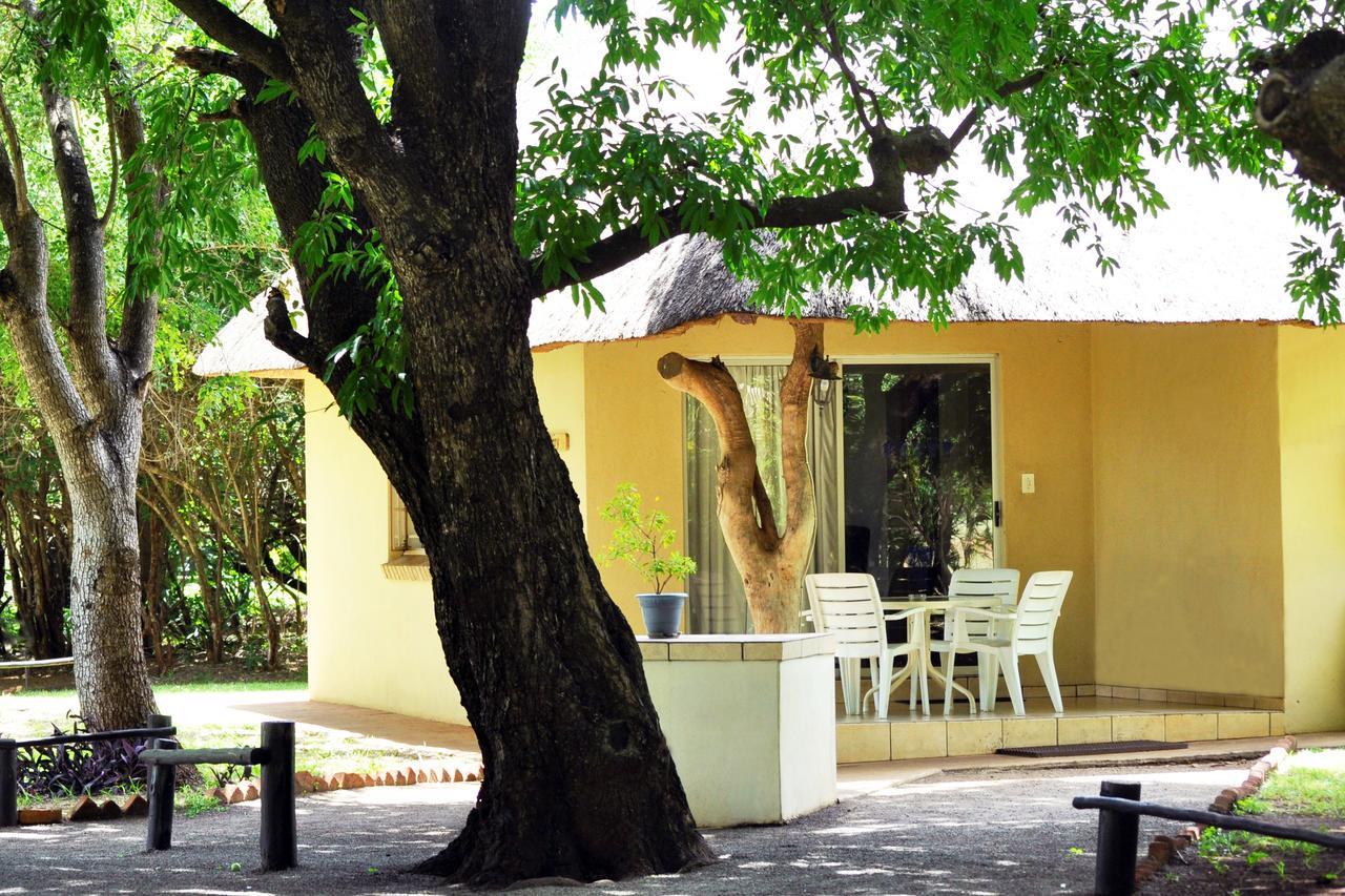Komati River Chalets Komatipoort Exterior photo